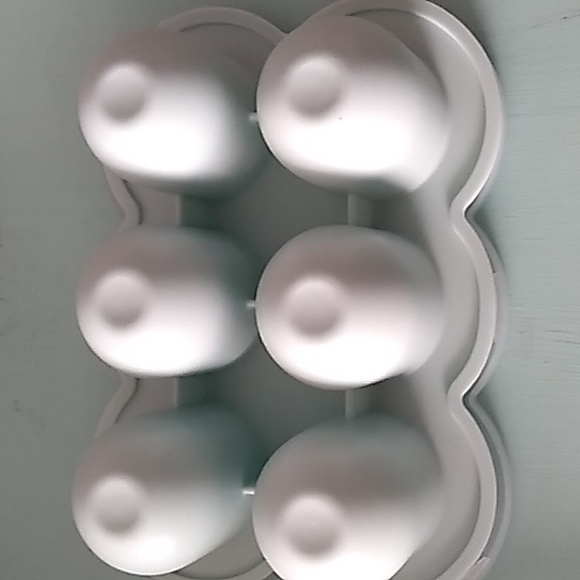 Nutribullet Baby Bullet Silicone Storage Cups & 1 plastic cup - Picture 4 of 7